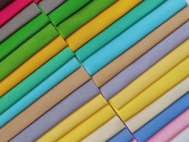 Màu be nhẹ nhàng, thanh lịch, phù hợp với các đồng phục công sở hoặc sự kiện.