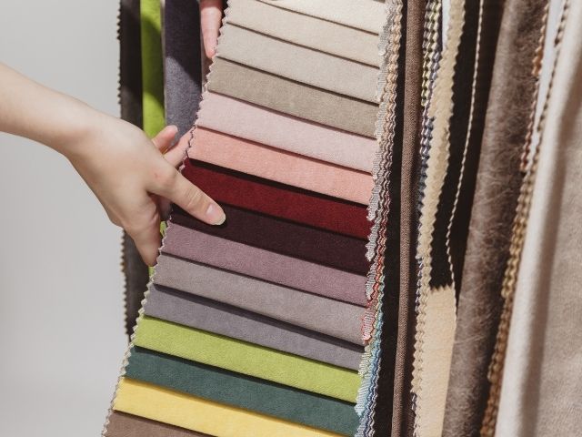 Bảng vải may áo khoác đồng phục phổ biến