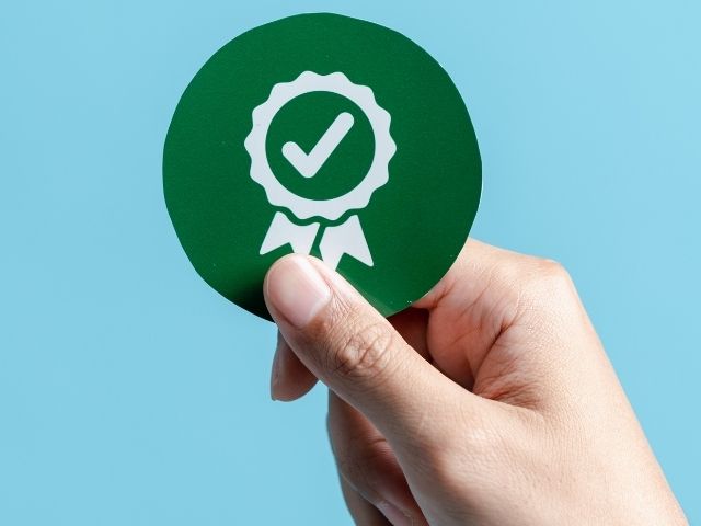 Hỗ trợ đổi trả nếu áo bị lỗi do xưởng