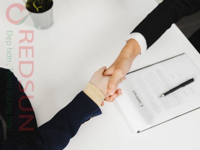 Nếu có nhu cầu đặt hàng nhiều lần, nên chọn công ty có chính sách ưu đãi để tiết kiệm chi phí