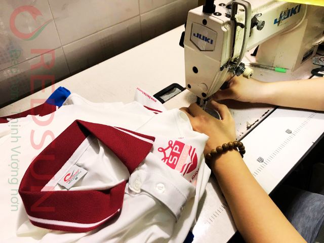Chuyển tới xưởng may áo thun đồng phục