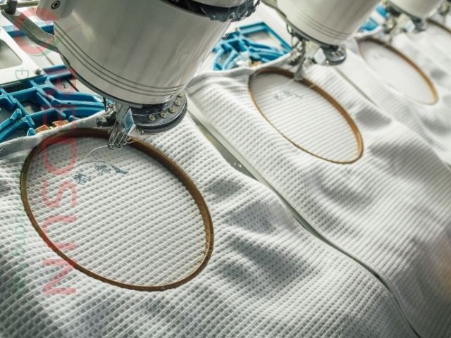 So sánh báo giá từ nhiều xưởng may để có giá hợp lý nhưng vẫn đảm bảo chất lượng