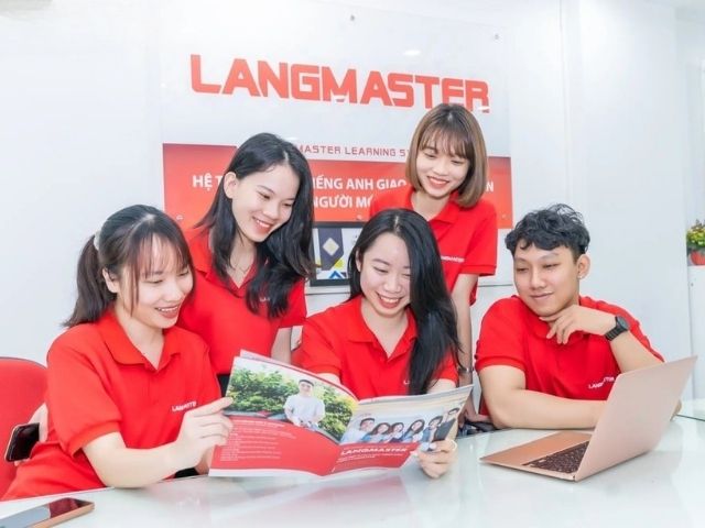 Đồng nhất với nhận diện thương hiệu của trung tâm