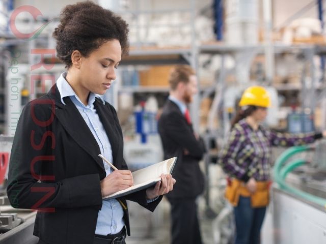 Đội ngũ tư vấn có kinh nghiệm, hiểu rõ về chất liệu, kiểu dáng và công nghệ in