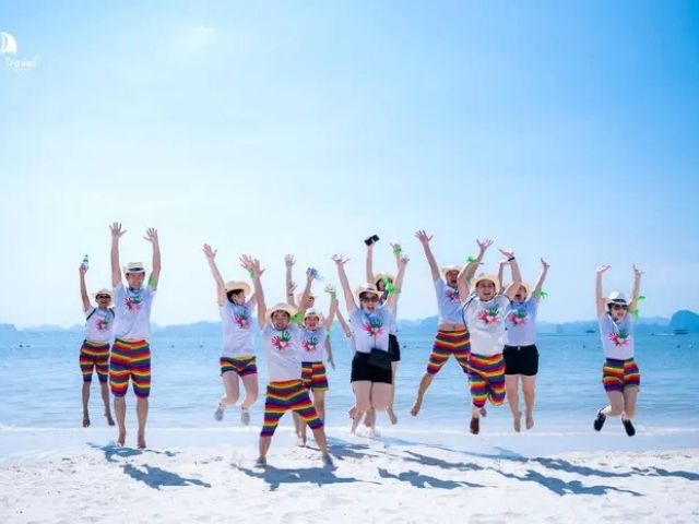 Chọn chất liệu thoáng mát, co giãn tốt để phù hợp với các hoạt động vận động