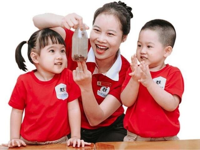 Vải thun trơn 65 4 chiều thường được dùng để may loại đồng phục