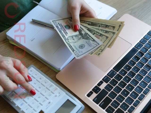 Xác định mức giá hợp lý dựa trên chất liệu, số lượng và thiết kế