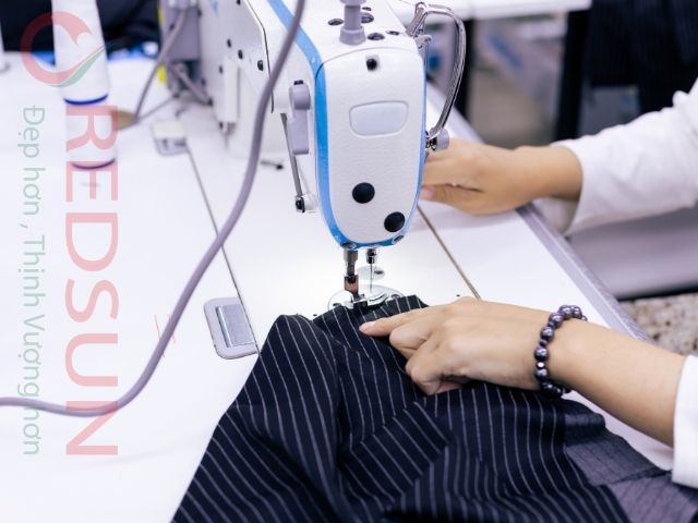 Đánh giá qua số năm hoạt động, danh sách khách hàng, và các dự án đã thực hiện.