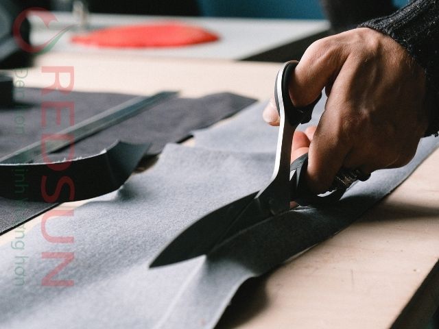 Kiểm tra kinh nghiệm và uy tín của cơ sở may áo thun