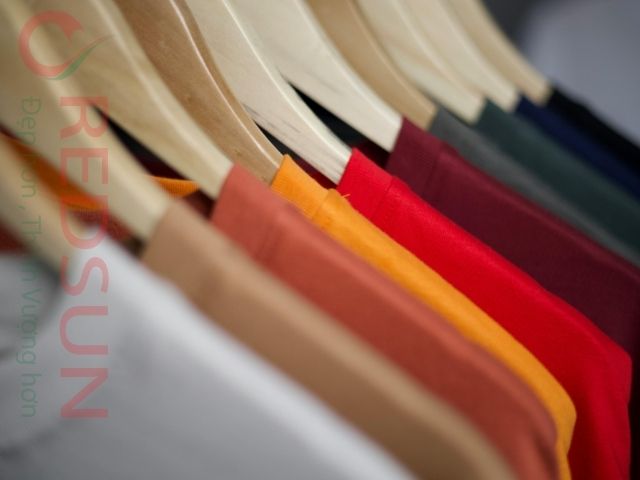  Khi lựa chọn cơ sở may áo thun họp lớp đồng phục, việc chọn một đơn vị uy tín