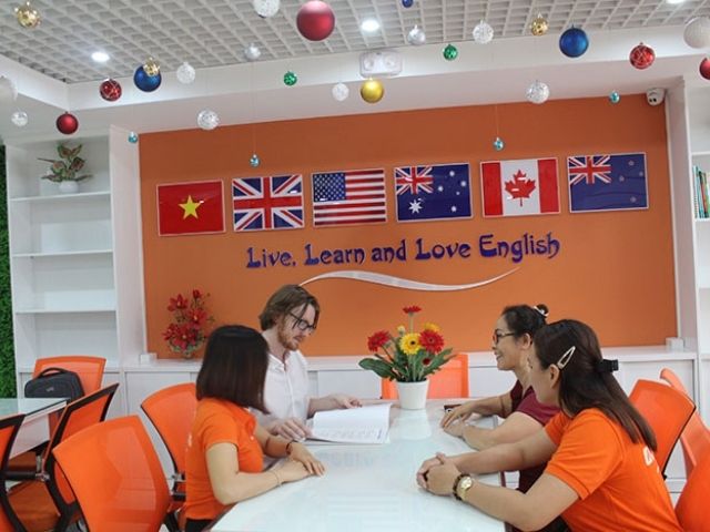 Giúp trung tâm chuyên nghiệp hơn trong mắt học viên và phụ huynh