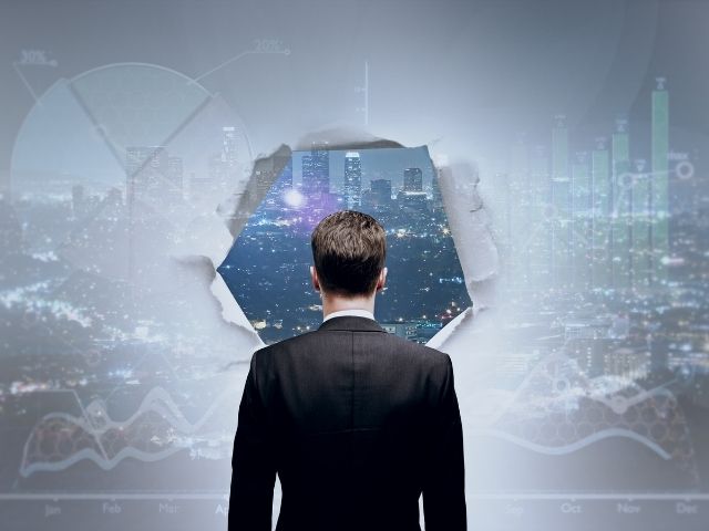 Trở thành thương hiệu hàng đầu trong lĩnh vực may đồng phục