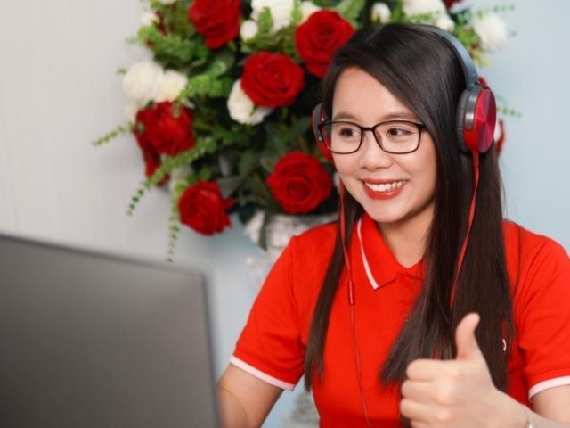 Đồng phục giúp trung tâm có hình ảnh đồng bộ, tạo cảm giác tin tưởng hơn