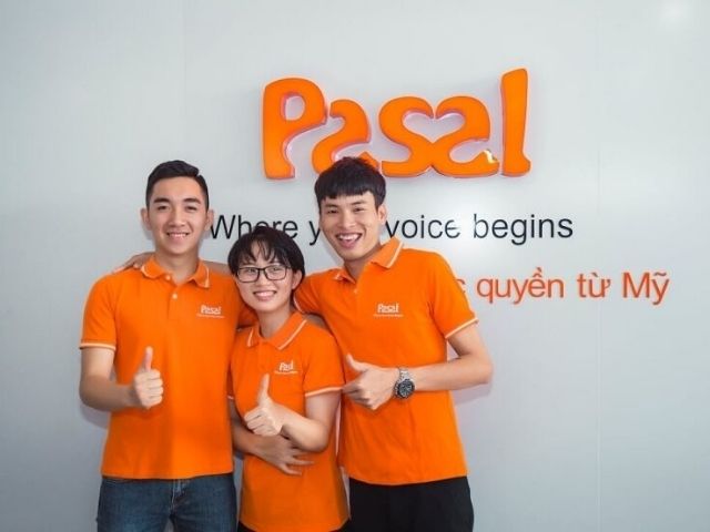 Đồng phục giúp nhân viên, giáo viên và học viên có cảm giác là một phần của tập thể.