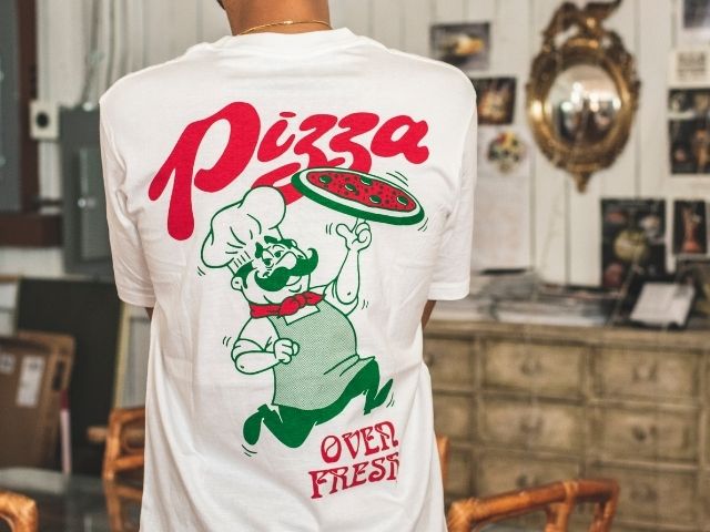 Áo thun luôn là lựa chọn yêu thích vì tính thoải mái, dễ dàng vận động