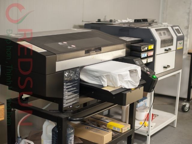 Tìm kiếm cơ sở may áo thun cổ tim uy tín