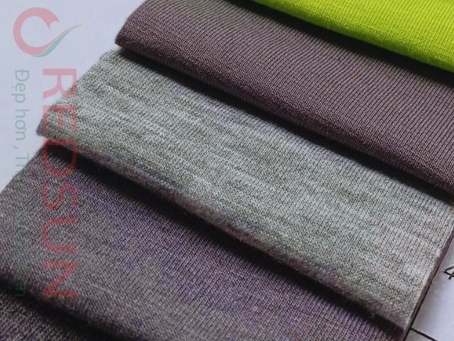 Xám nhạt: Nhẹ nhàng, trung tính, dễ phối đồ.