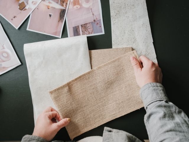 Canvas là loại vải dày, bền, và có độ chịu lực tốt