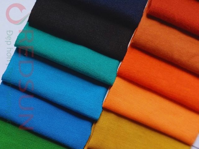 Khả năng khô nhanh, tiện lợi khi team đi biển hoặc du lịch dài ngày