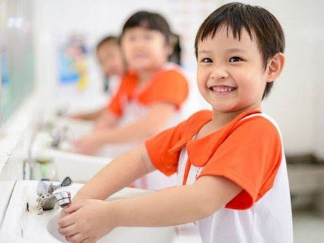 Đồng phục giúp học sinh cảm thấy mình thuộc về một tập thể, tạo sự gắn kết 