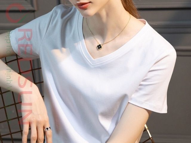 Áo thun cổ tim là gì