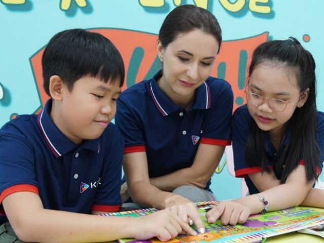 Áo thun đồng phục trung tâm ngoại ngữ